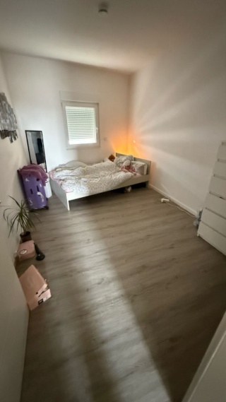 Anzeigenbild: Großes möbliertes Wg Zimmer