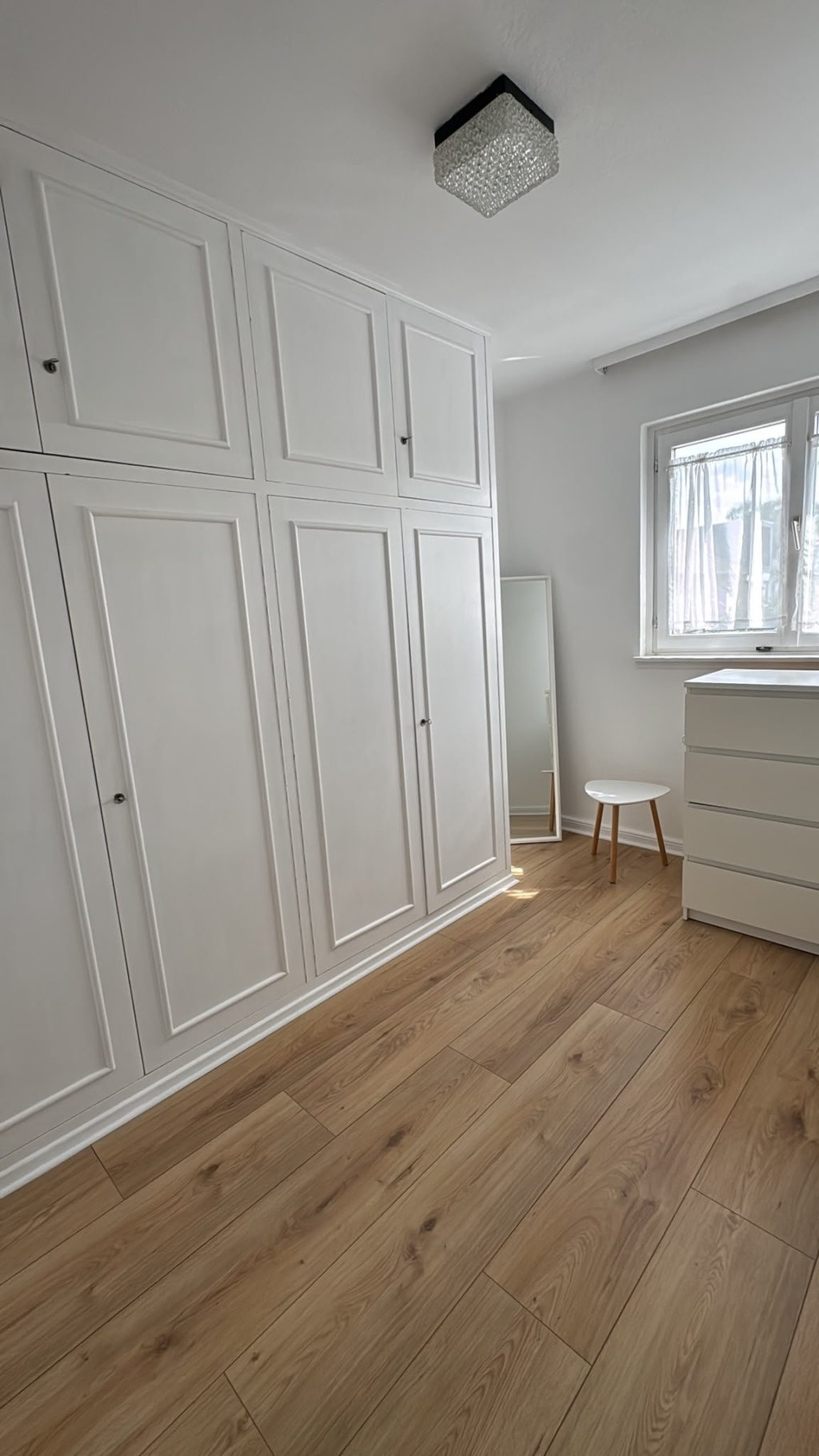 Schönes Zuhause mit Garten, Kamin & Balkon zur Zwischenmiete in Frankfurt-Dornbusch – 60320 Frankfurt am Main Dornbusch – Vorschaubild 5