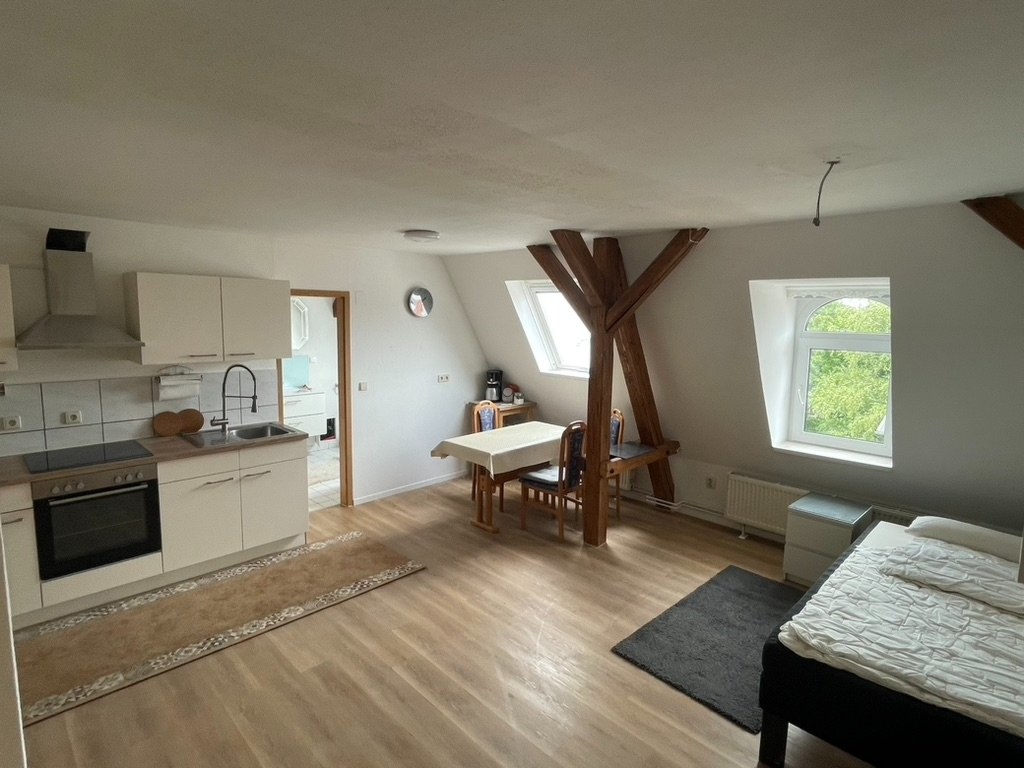 35 m2 teilmöblierte Wohnung mit eigener Küche & Bad – Lindenau, ab 1.10. für 650 € warm – Aurelienstraße, 4177 Leipzig Lindenau – Vorschaubild 2