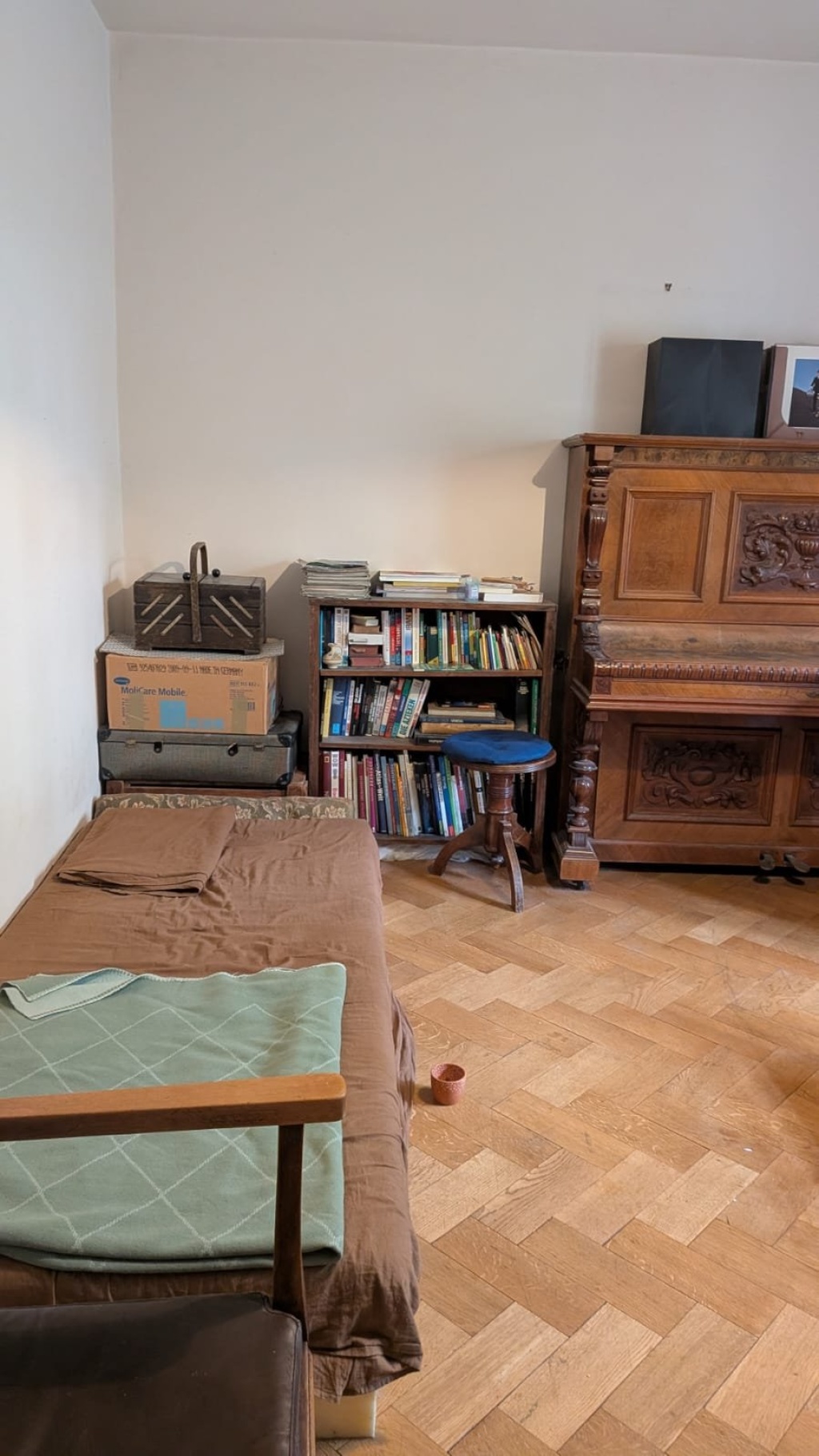 17m2 Zimmer mit Klavier, U6 Partnachplatz, ab September – Sachsenkamstraße 30, 81369 München Munich – Vorschaubild 3