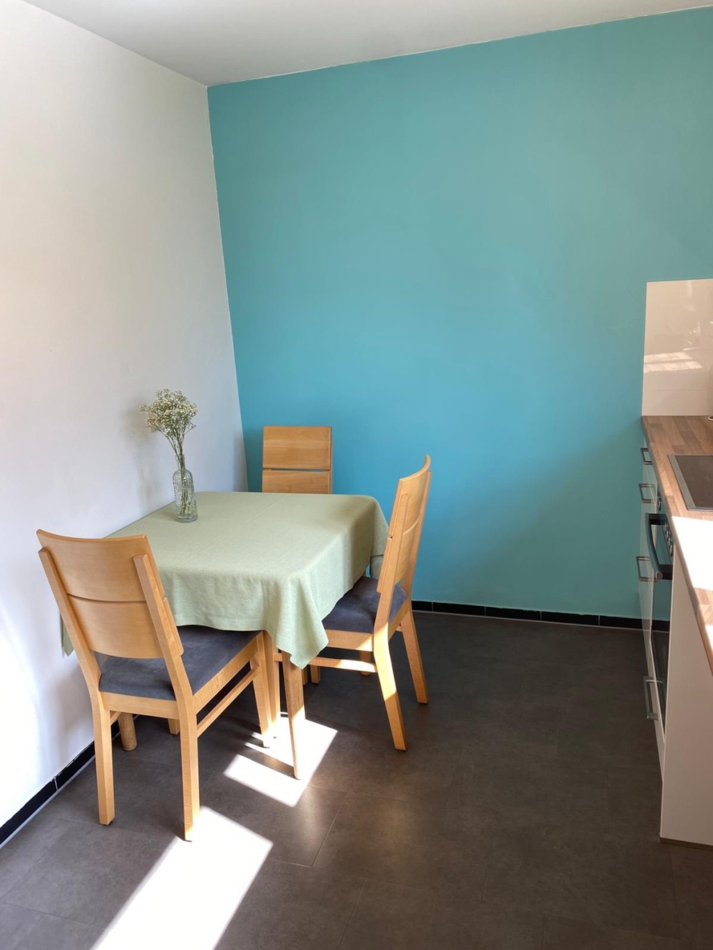 Bright, Furnished 2-Room Garden Apartment with Large Terrace in Prime Location in Tübingen – Martin-Crusius-Straße 3, 72076 Tübingen Wanne – Vorschaubild 12