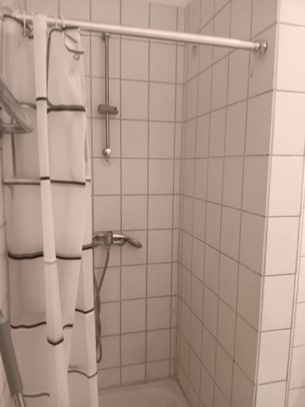 MA-NECKARSTADT - 2 Zimmer, große WG-Wohnung mit Balkon AB SOFORT! – 68169 Mannheim Neckarstadt-West – Vorschaubild 6