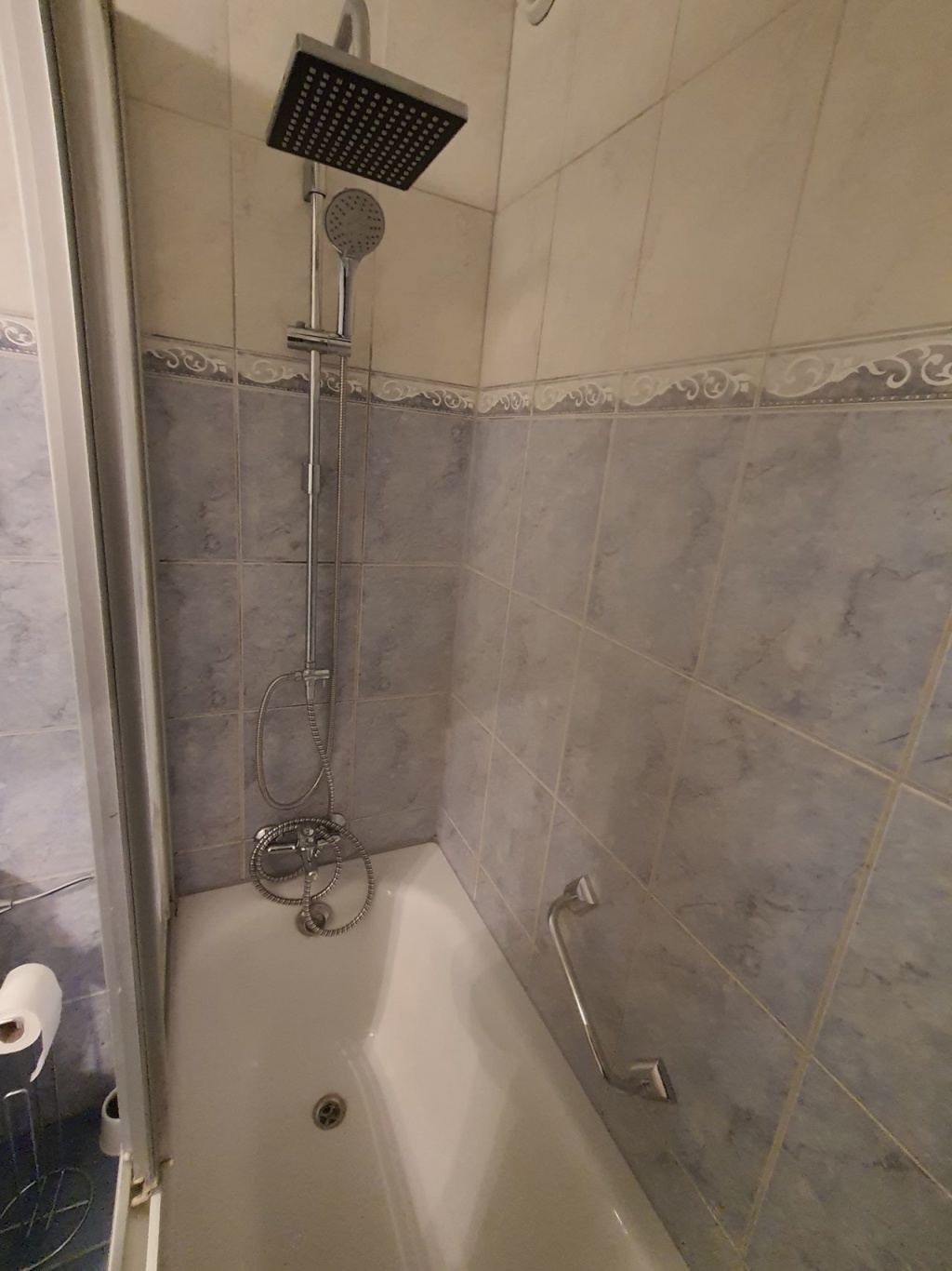 19,9 m2 möbliertes Zimmer in 4er-WG mit Balkon - All Inclusive – Londoner Ring, 67069 Ludwigshafen am Rhein Edigheim – Vorschaubild 7
