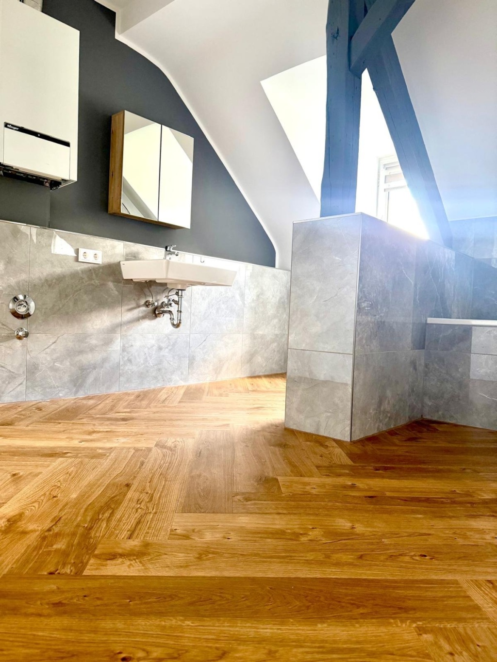 Ideal für 2er-WG | Modern sanierte DG-Wohnung in Aachen | voll möbliert | XXL-Bad – Triererstr. 398, 52078 Aachen Aachen – Vorschaubild 12