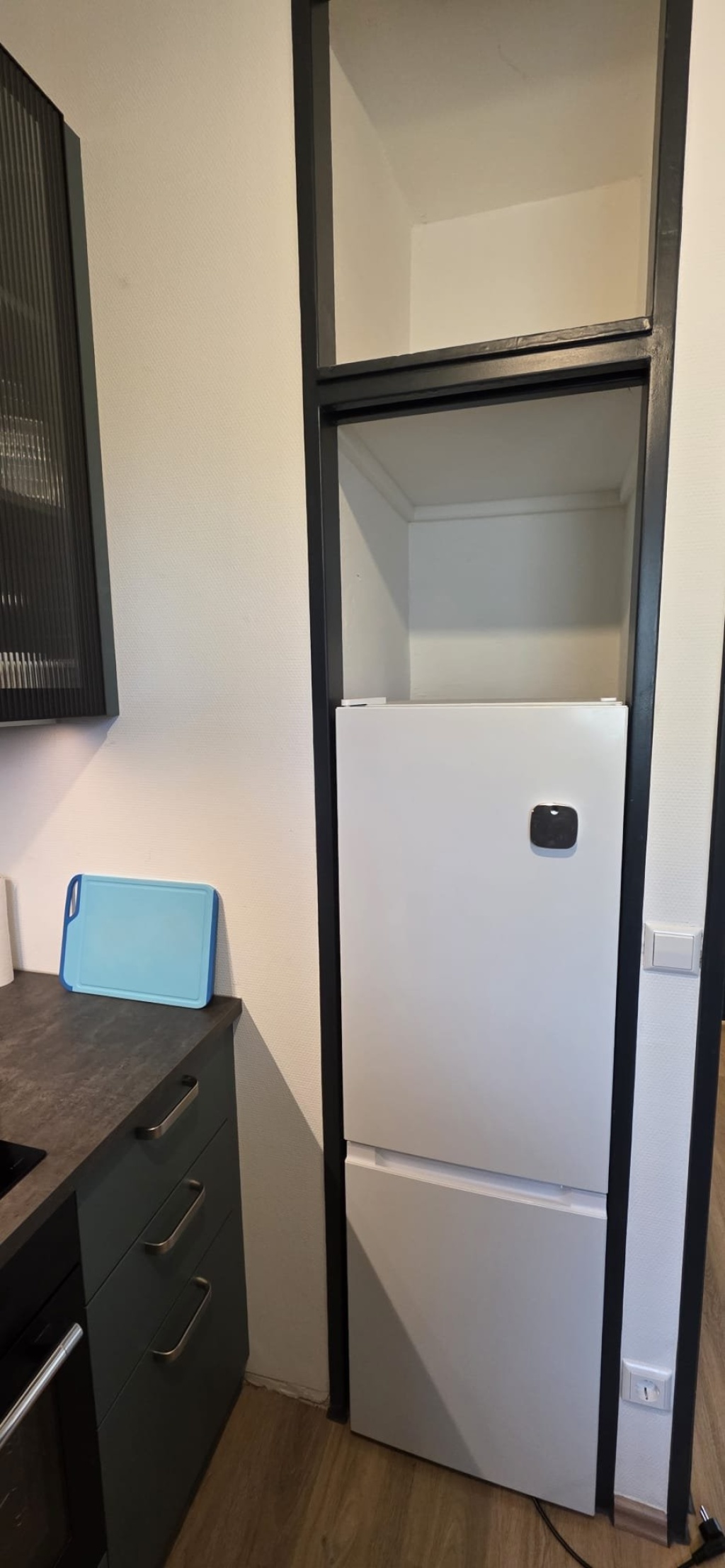 Estudio Mariendorf Kurfürstenstraße - Kühlschrank in Nische
