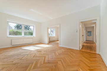 Ad image: Frisch renovierte 5er-WG Neugründung in Mürwik! 122m2, Einbauküche & nah am Wasser
