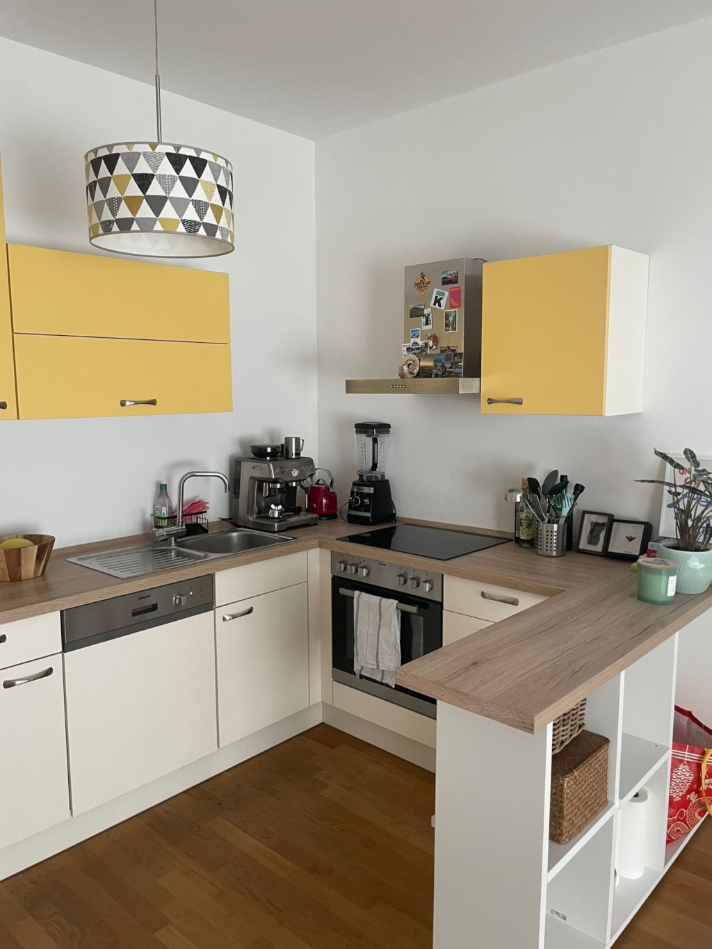Untermiete (1 Jahr) in Berlin Mitte, 3 Zimmer möbliert