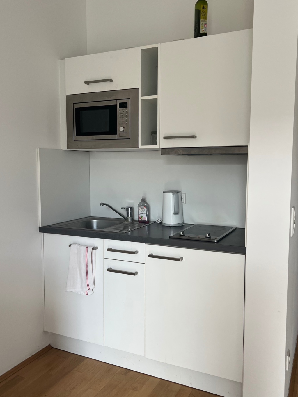 Möbliertes Studio mit Balkon – Wexstraße, 10715 Berlin Wilmersdorf – Vorschaubild 4