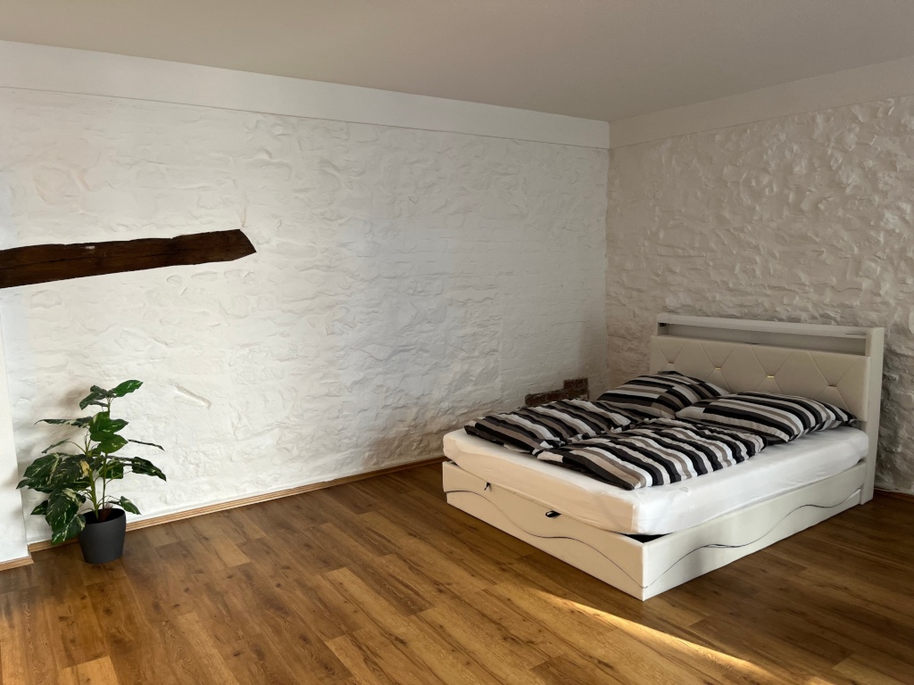 Studentenappartement ab 1. Okt. 2026 oder früher, teilmöbliert, mit Küche und Duschbad – Korneliusstraße 8, 52076 Aachen Kornelimünster – Vorschaubild 3