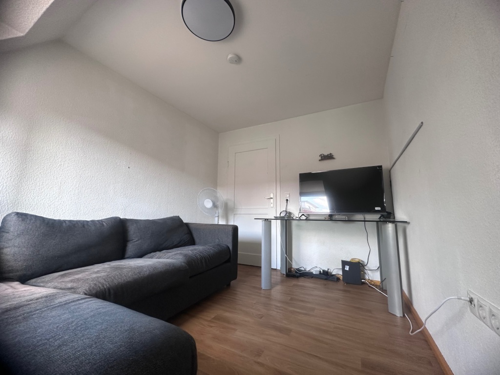2 - Zimmer Dachgeschoss Wohnung – Am Schlittweg 7, 67657 Kaiserslautern Innenstadt – Vorschaubild 4
