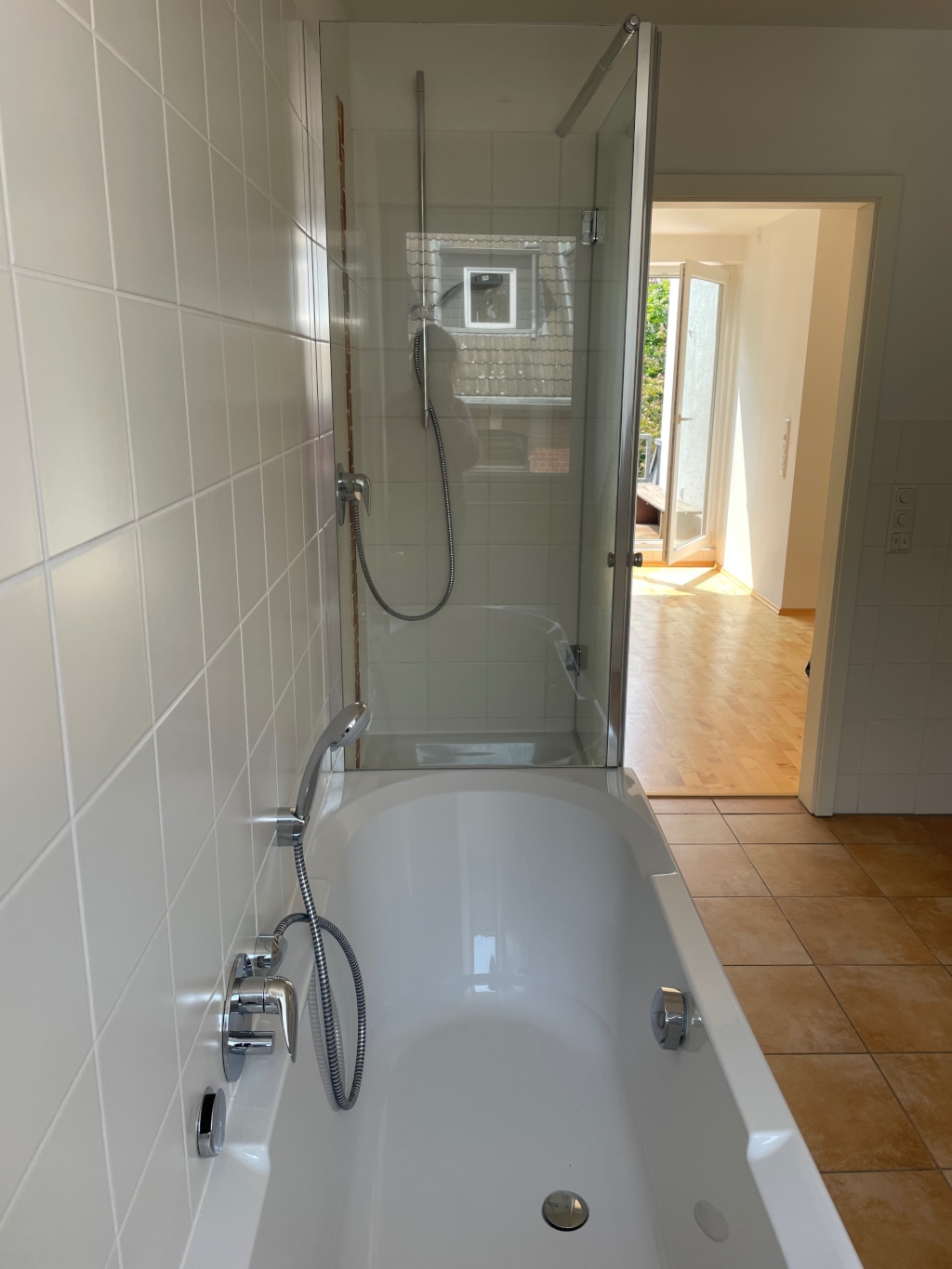 Helle möblierte Maisonette mit Balkon und Blick ins grüne im Severinsviertel – Isabellenstraße 17, 50676 Köln Severinsviertel – Vorschaubild 2