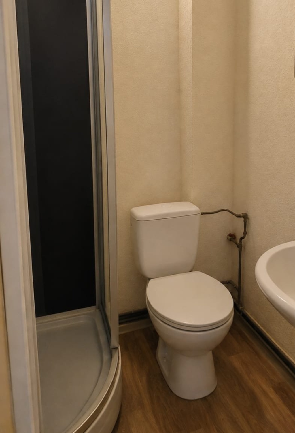 Voll möbliertes Einzimmerapartment mit separater Küche und Bad – Albertstraße, 47059 Duisburg Ruhrort – Vorschaubild 3