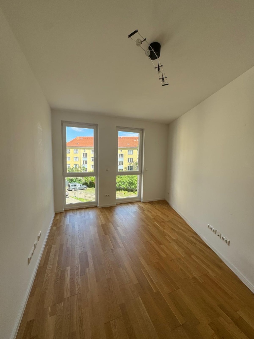 Helles 15 m2 großes Zimmer in einer zentralen Wohngemeinschaft für 3 Personen – Jenergasse, 7743 Jena Jena-Stadt – Vorschaubild 2