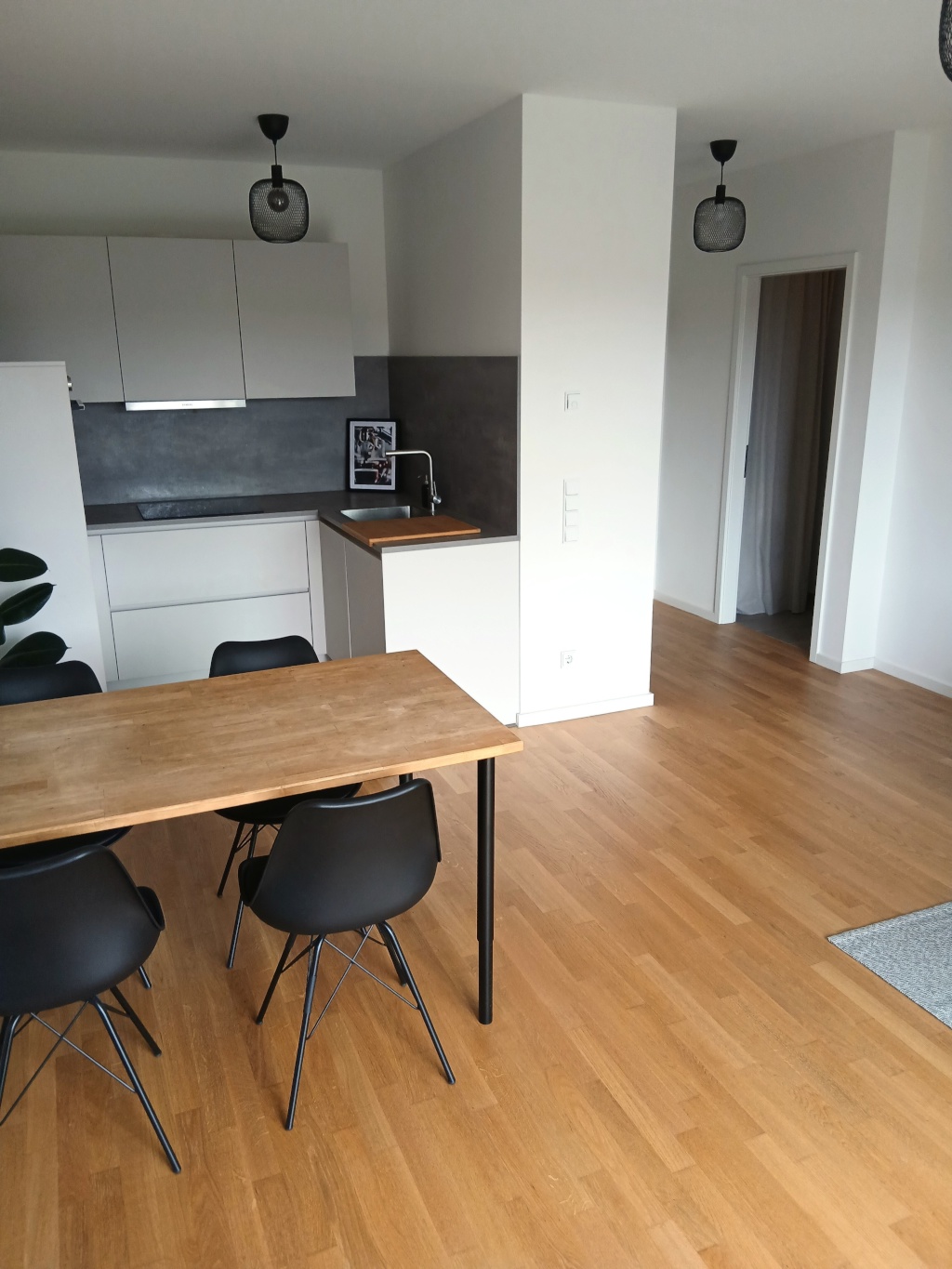Neuwertige 2-Zimmer-Wohnung in Köln-Ehrenfeld mit Balkon | 2-3 Wochen Zwischenmiete im September 2026 | Komplett möbliert – Am Alten Gueterbahnhof, 50825 Köln Ehrenfeld – Vorschaubild 3