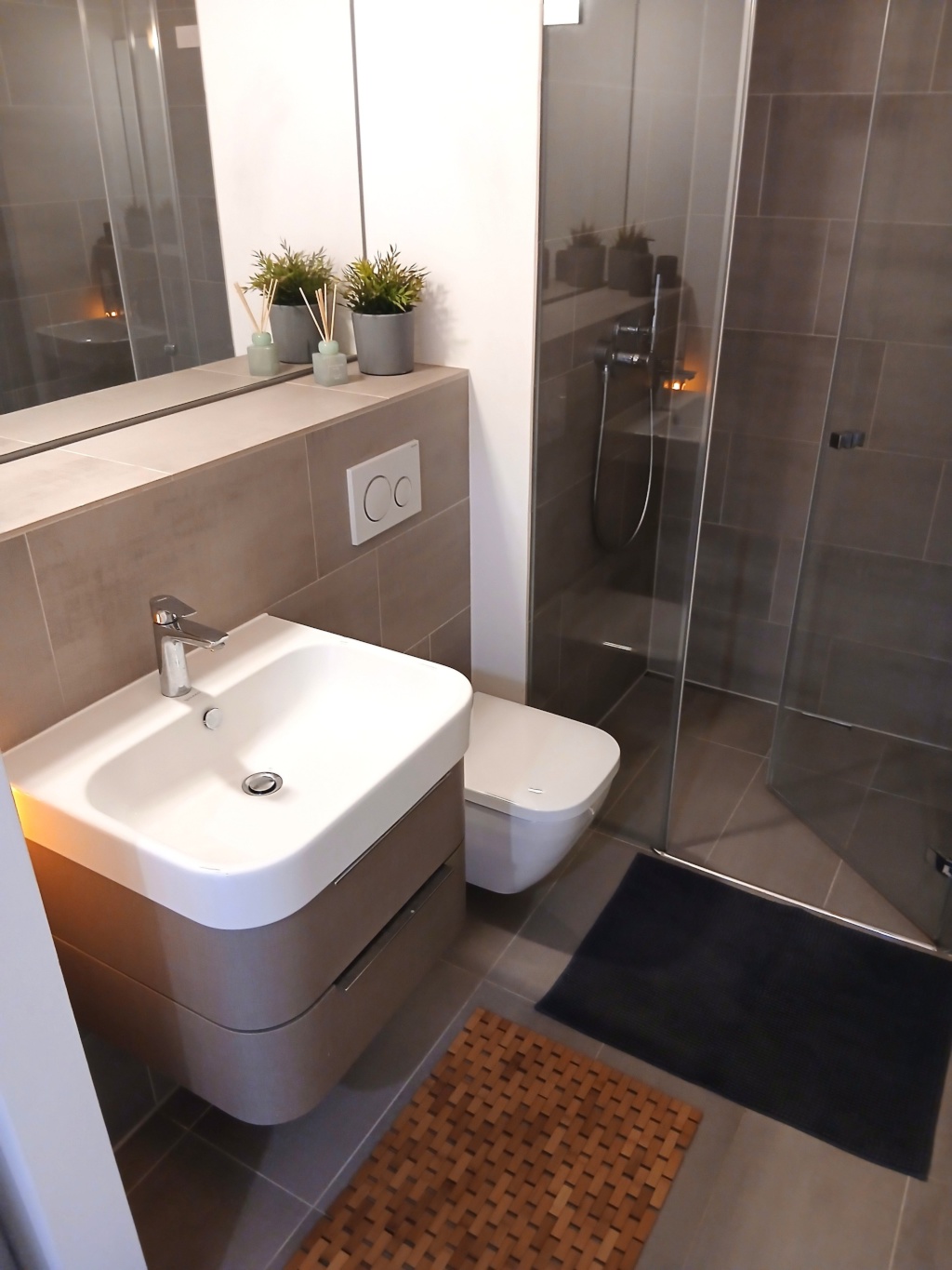 Neuwertige 2-Zimmer-Wohnung in Köln-Ehrenfeld mit Balkon | 2-3 Wochen Zwischenmiete im September 2026 | Komplett möbliert – Am Alten Gueterbahnhof, 50825 Köln Ehrenfeld – Vorschaubild 19