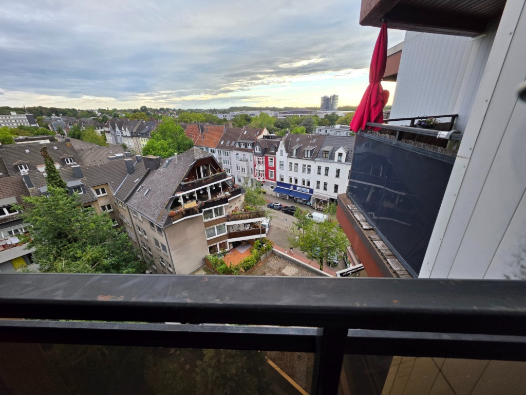 Großzügige WG-Wohnung in Rüttenscheid – ca. 100 m2, Loggia, Weitblick, U-Bahn vor der Tür – Katharinenstraße 6, 45131 Essen Rüttenscheid – Vorschaubild 2
