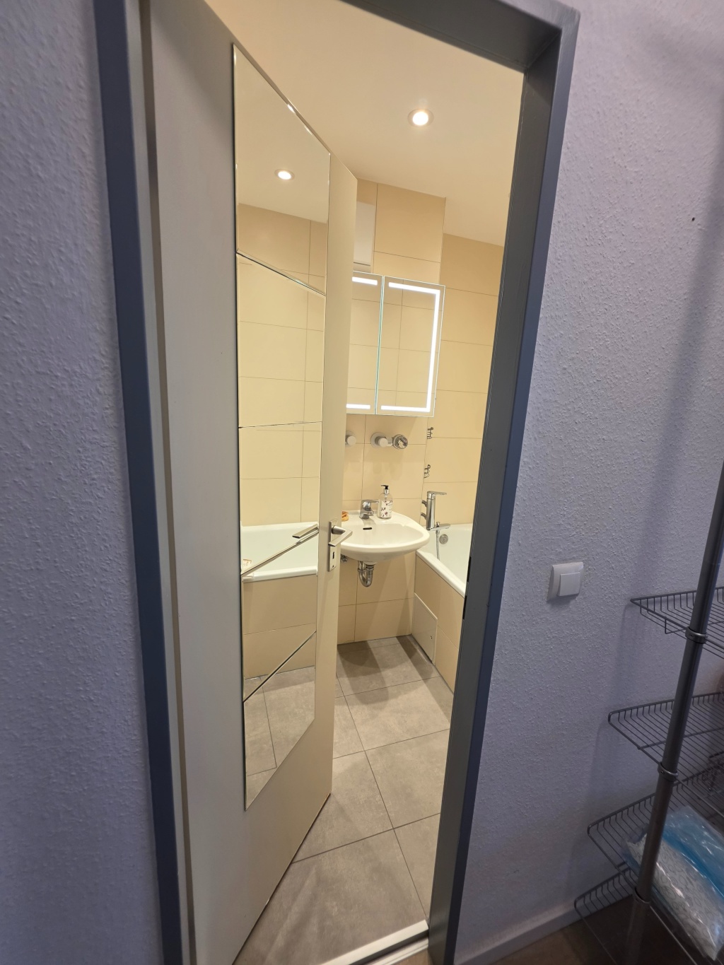 +++ Direkt im Grünen: 2-Zimmer-Wohnung in Köln-Zollstock mit großem Balkon +++ – Türnicher Straße 1, 50969 Köln Zollstock – Vorschaubild 12