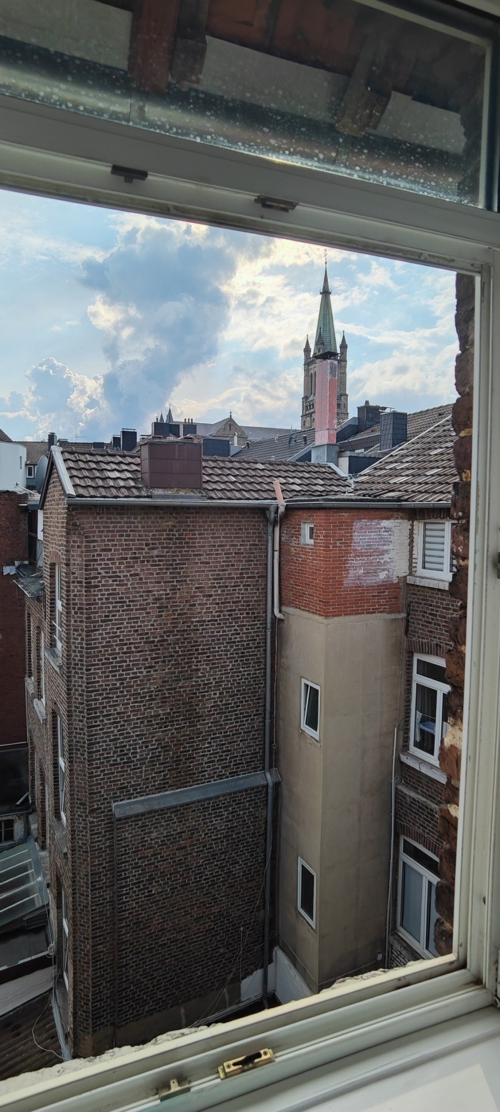 Möblierte 2-Zimmer Wohnung im Altbau in sehr zentraler Lage mit Dachterrasse, PV-Anlage und Klimaanlage – Stephanstraße 2, 52064 Aachen Aachen – Vorschaubild 15