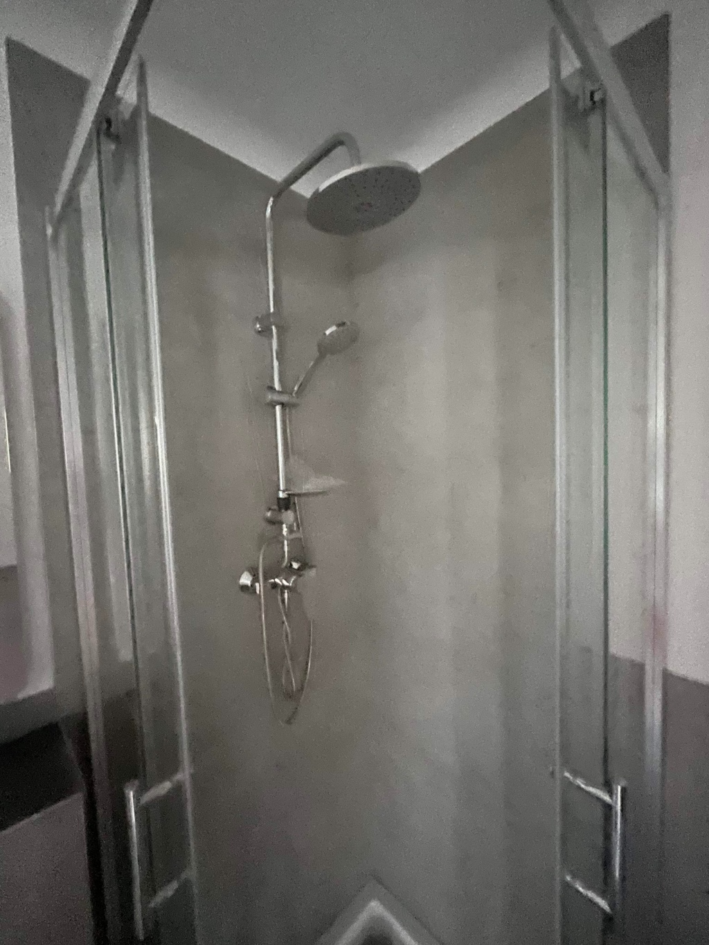 Sanierte 3-Zimmer-Wohnung mit Balkon, Einbauküche, Waschmaschine / Renovated 3-room apartment with balcony, fitted kitchen, and washing machine – Milchweg 4, 39128 Magdeburg Neustädter Feld – Vorschaubild 10