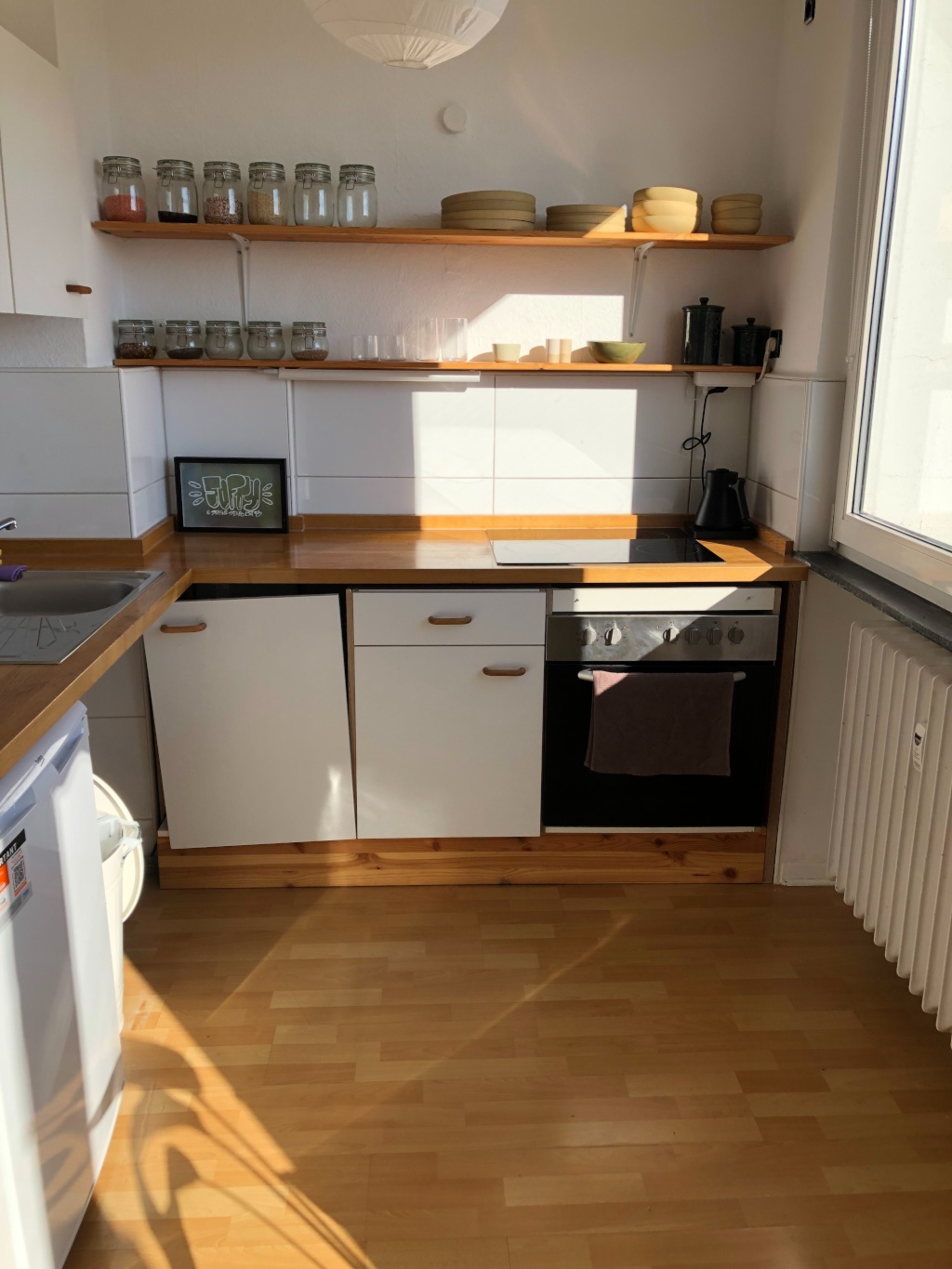 Helle 2-Zimmer-Wohnung mit Balkon in Köln-Ehrenfeld zur Zwischenmiete (30.09.–20.12.) – Vogelsanger Straße, 50823 Köln Ehrenfeld – Vorschaubild 2