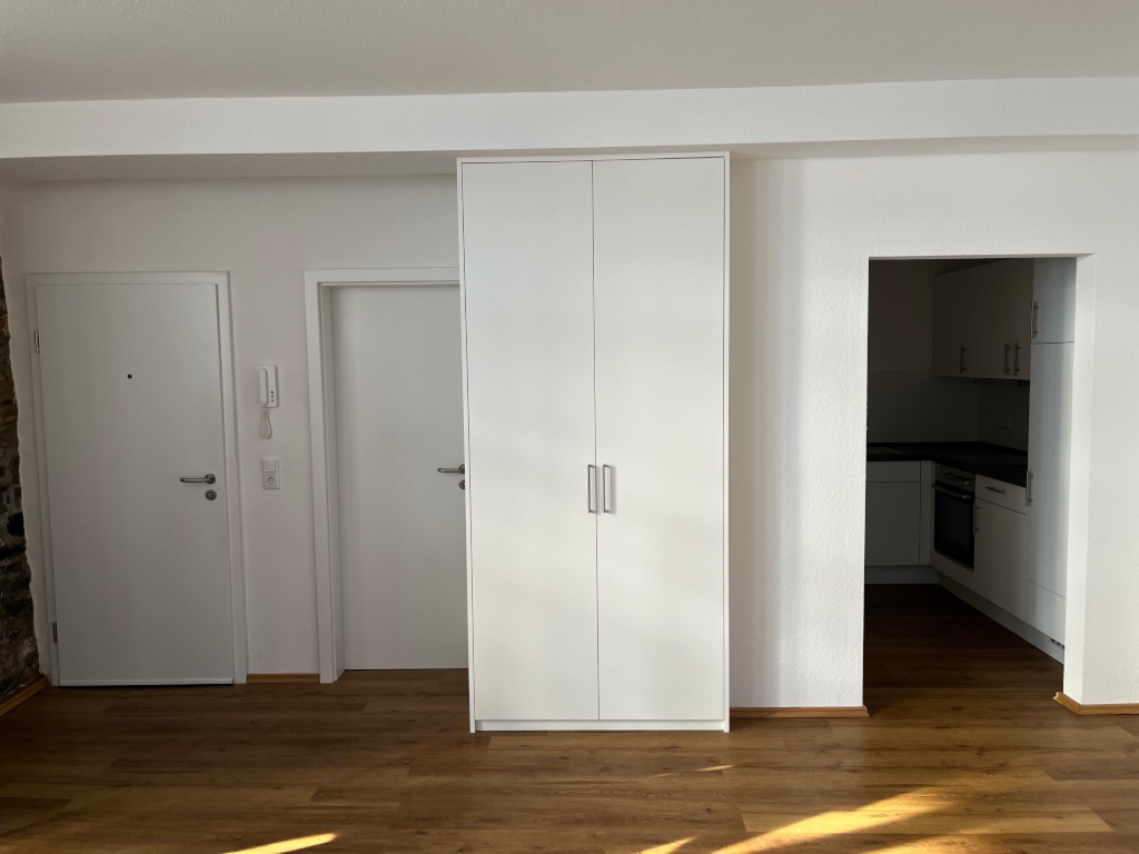 Studentenappartement ab 1. Okt. 2026 oder früher, teilmöbliert, mit Küche und Duschbad