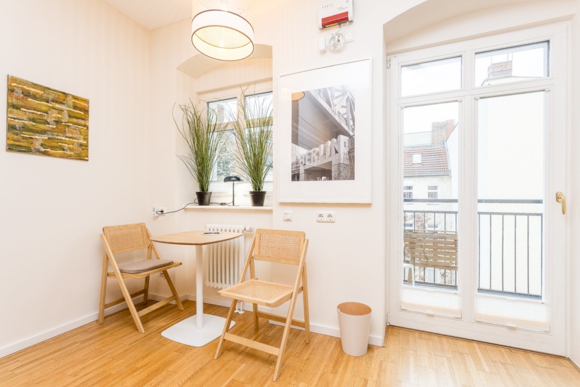 Fully Furnished Studio with Balcony – Ideal for Mid-Term Stays – Kopenhagener Str. 67, 10437 Berlin Prenzlauer Berg – Vorschaubild 4