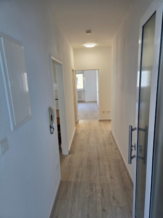 Anzeigenbild: Helle 3-Zimmer-Wohnung + Wohnküche, frisch saniert in Saarbrücken