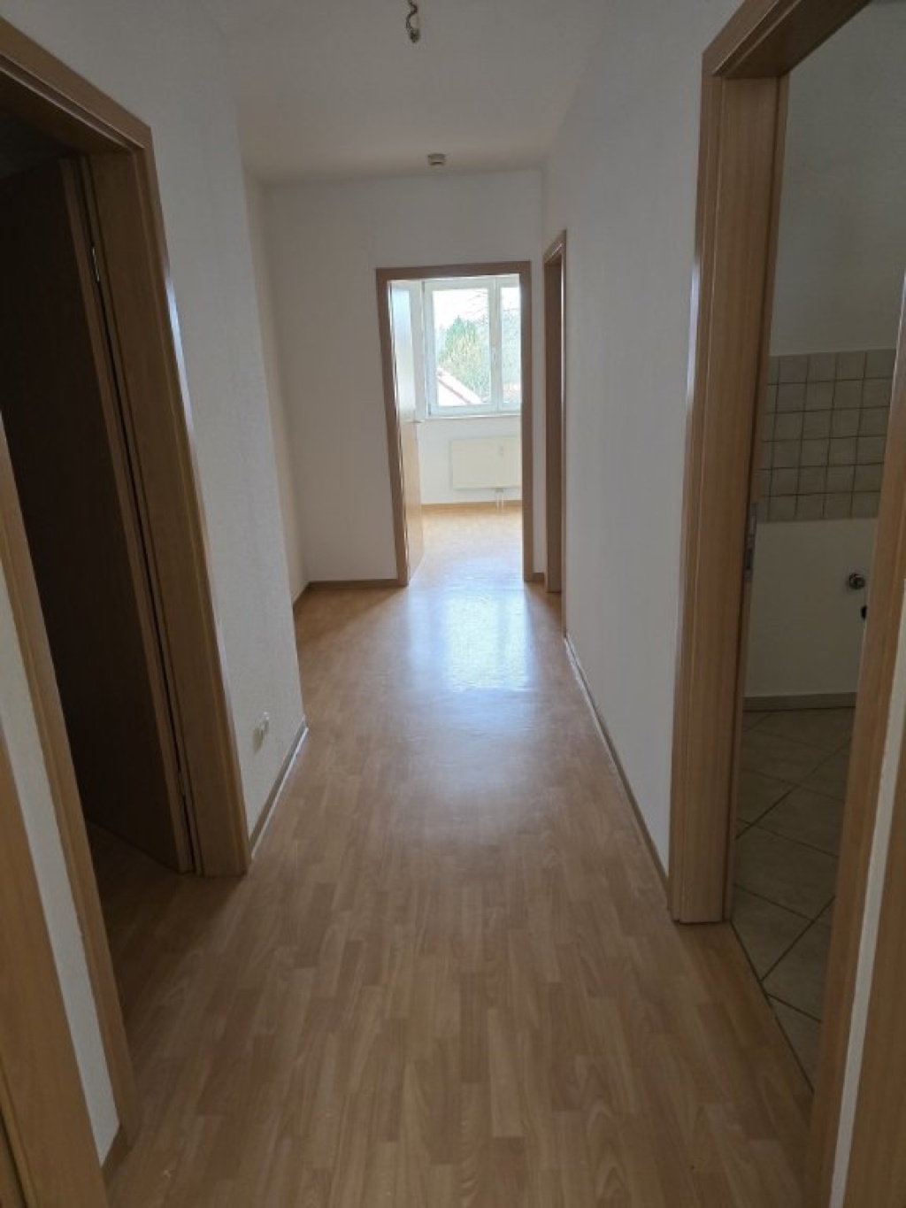 geräumige 2 Raum Wohnung mit Balkon und Parkplatz – Karl-Marx-Platz 3a, 17489 Greifswald Greifswald – Vorschaubild 4