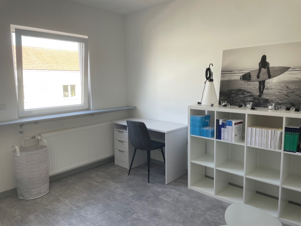 Hochwertig möblierte 1-Zimmer-Wohnung mit Einbauküche und modernem Tageslichtbad in Uninähe ab 01.09.26 zu vermieten – Theodor-Storm-Straße 20, 66125 Saarbrücken Dudweiler – Vorschaubild 5