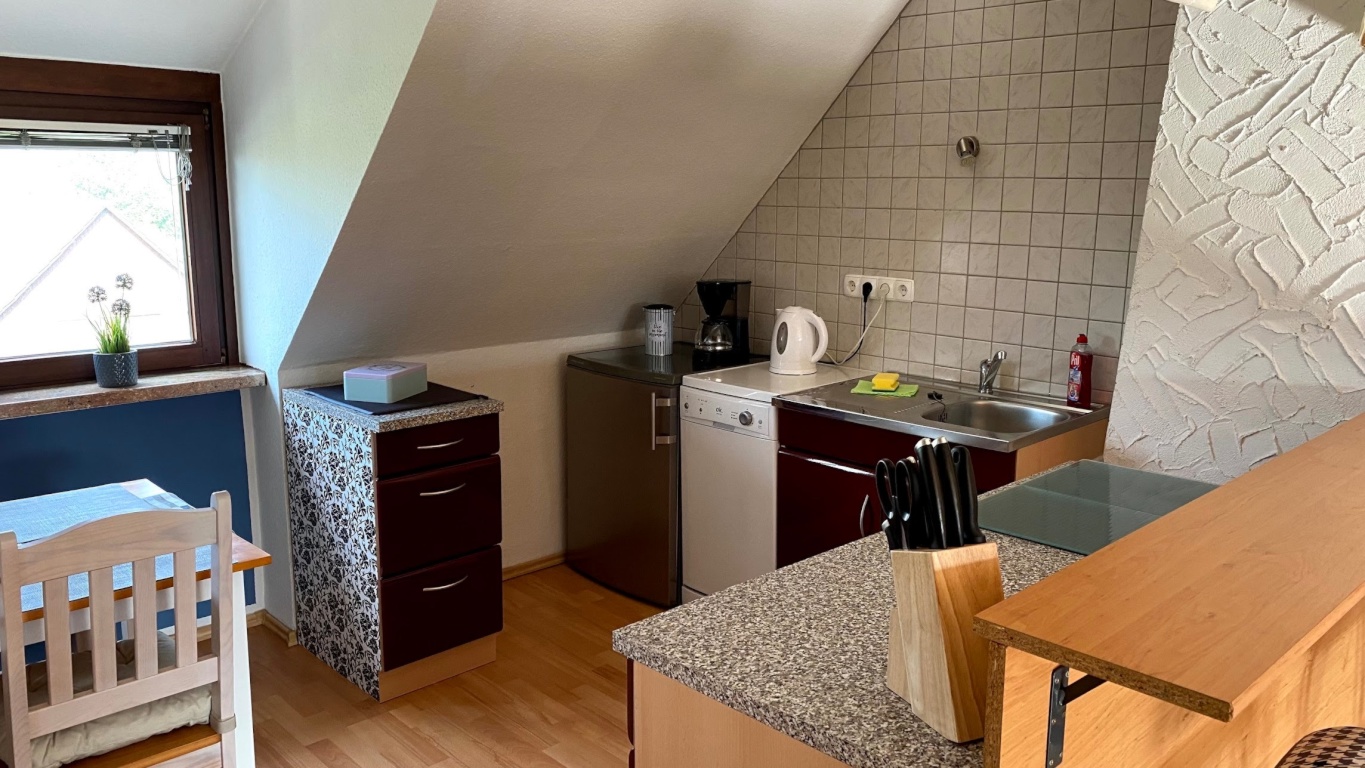 Möblierte Dachgeschosswohnung in Bremerhaven - Wulsdorf – Lüneburger Straße 33, 27572 Bremerhaven Wulsdorf – Vorschaubild 3
