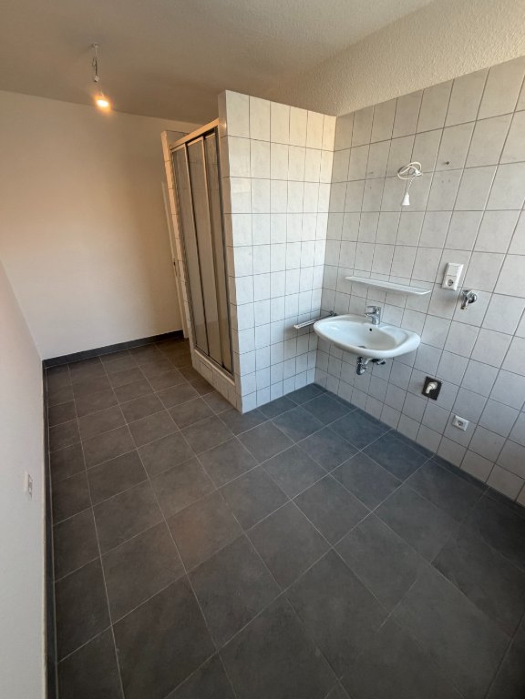 neu renovierte helle 3 Zimmer Wohnung in Stuttgart West zu vermieten – Schwabstrasse, 70197 Stuttgart West – Vorschaubild 8