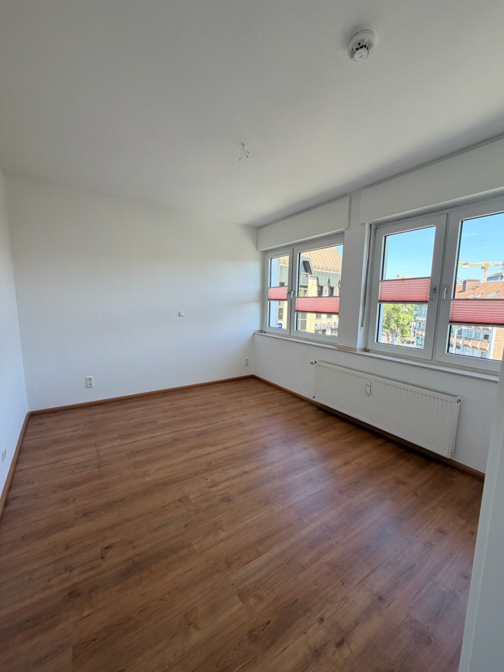Freundliche 2-Zimmer-Wohnung mit Balkon und hochwertiger Einbauküche in zentraler Lage von Paderborn – Am Westerntor 9, 33098 Paderborn Kernstadt – Vorschaubild 3