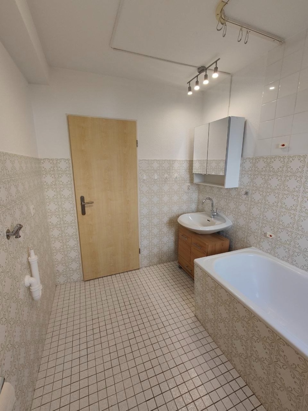 1-Zimmer-Wohnung hell mit Küche in bester Lage nah am Poppeldorfer Schloss – Lotharstraße 44, 53115 Bonn Kessenich – Vorschaubild 4
