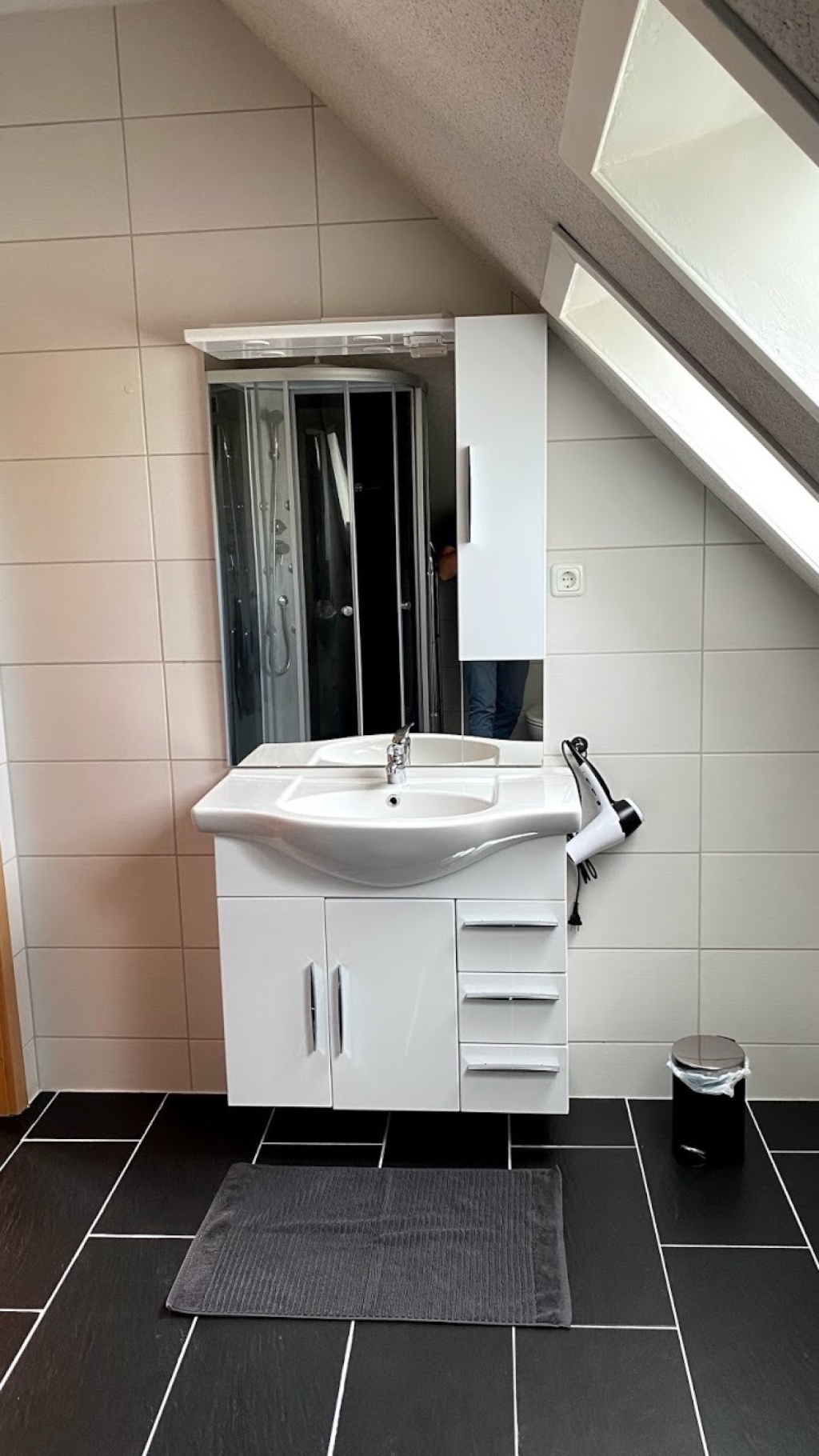 Möblierte Dachgeschosswohnung in Bremerhaven - Wulsdorf – Lüneburger Straße 33, 27572 Bremerhaven Wulsdorf – Vorschaubild 8