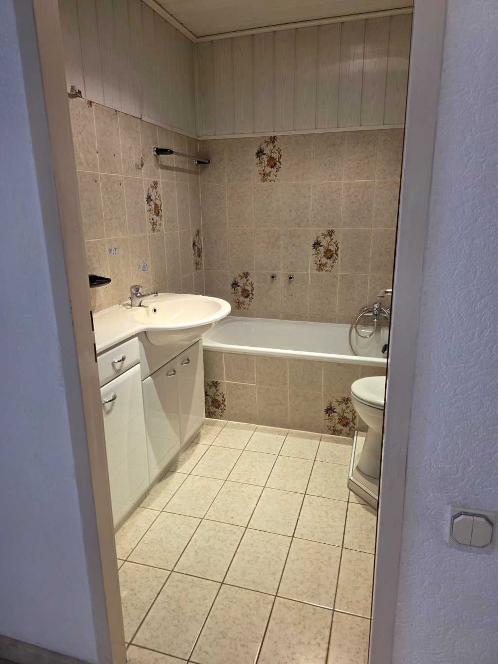 Großzügige WG-Wohnung in Rüttenscheid – ca. 100 m2, Loggia, Weitblick, U-Bahn vor der Tür – Katharinenstraße 6, 45131 Essen Rüttenscheid – Vorschaubild 12