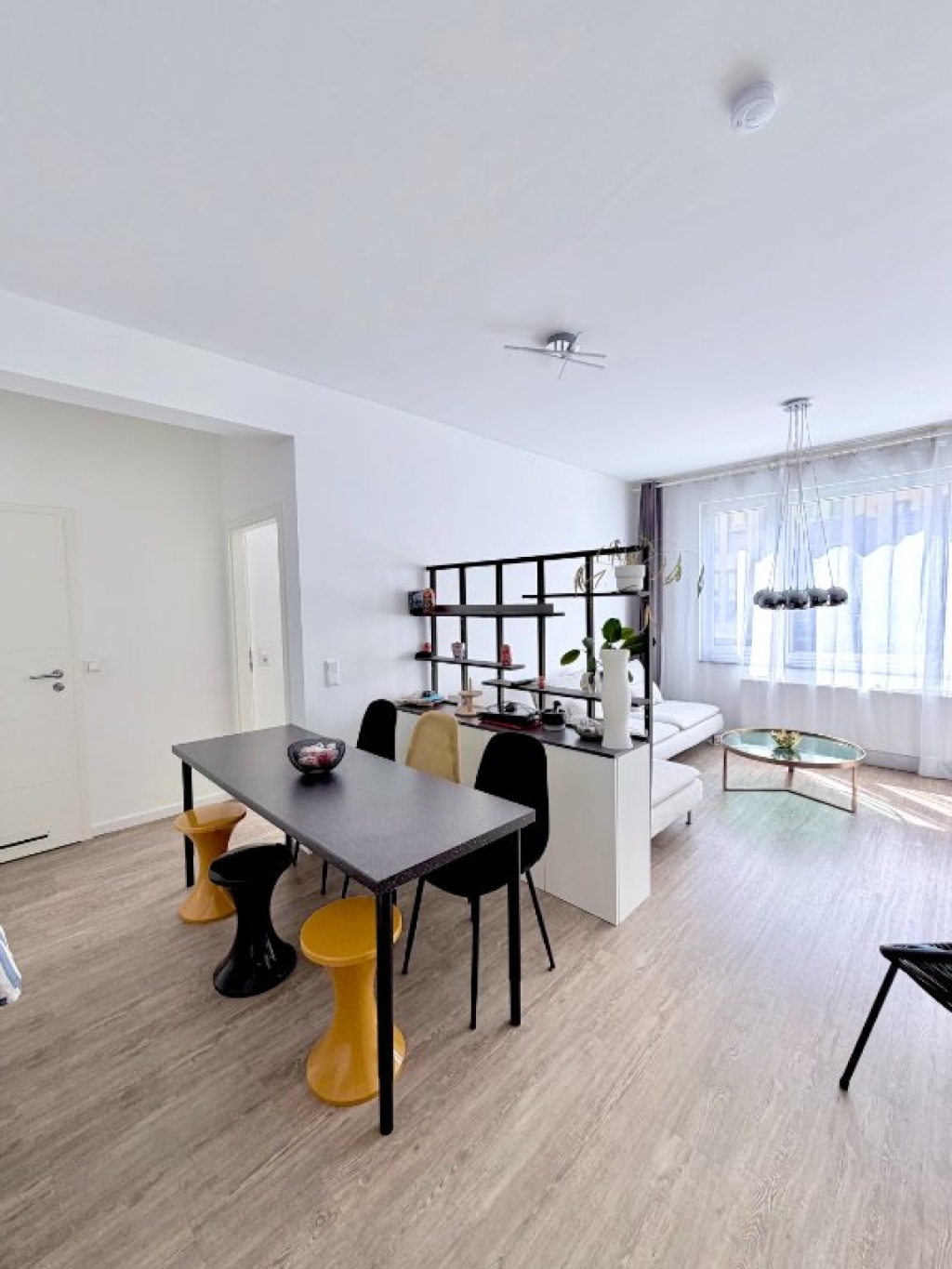 Moderne 3-Zimmer Wohnung im Belgischen Viertel -voll möbliert- B 2-3 – Bismarckstraße 20, 50674 Köln Neustadt-Nord – Vorschaubild 2