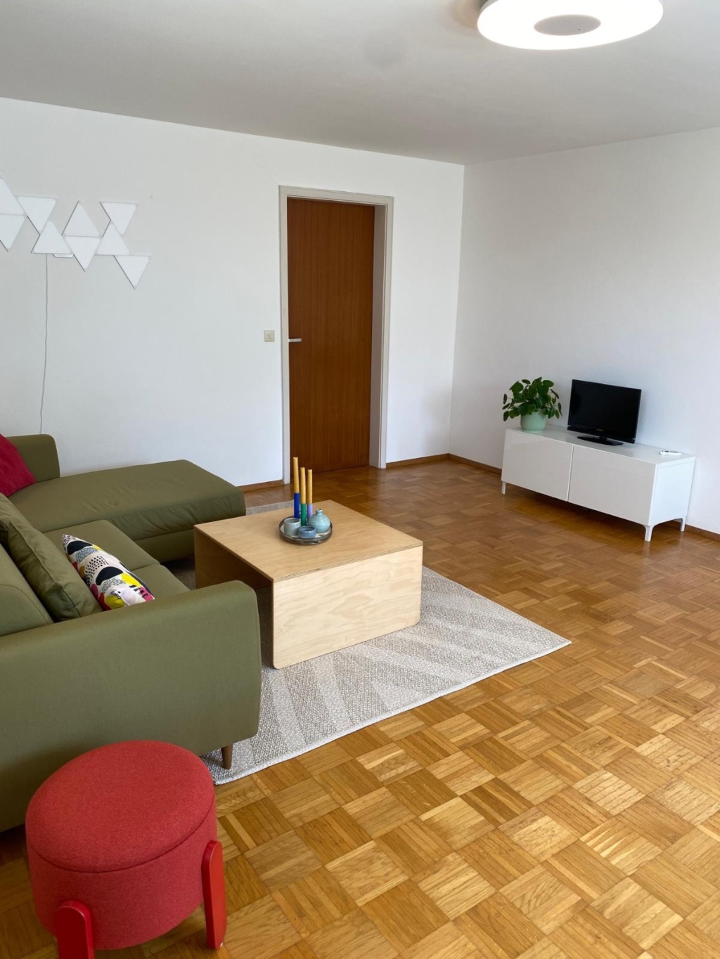 Bright, Furnished 2-Room Garden Apartment with Large Terrace in Prime Location in Tübingen – Martin-Crusius-Straße 3, 72076 Tübingen Wanne – Vorschaubild 6