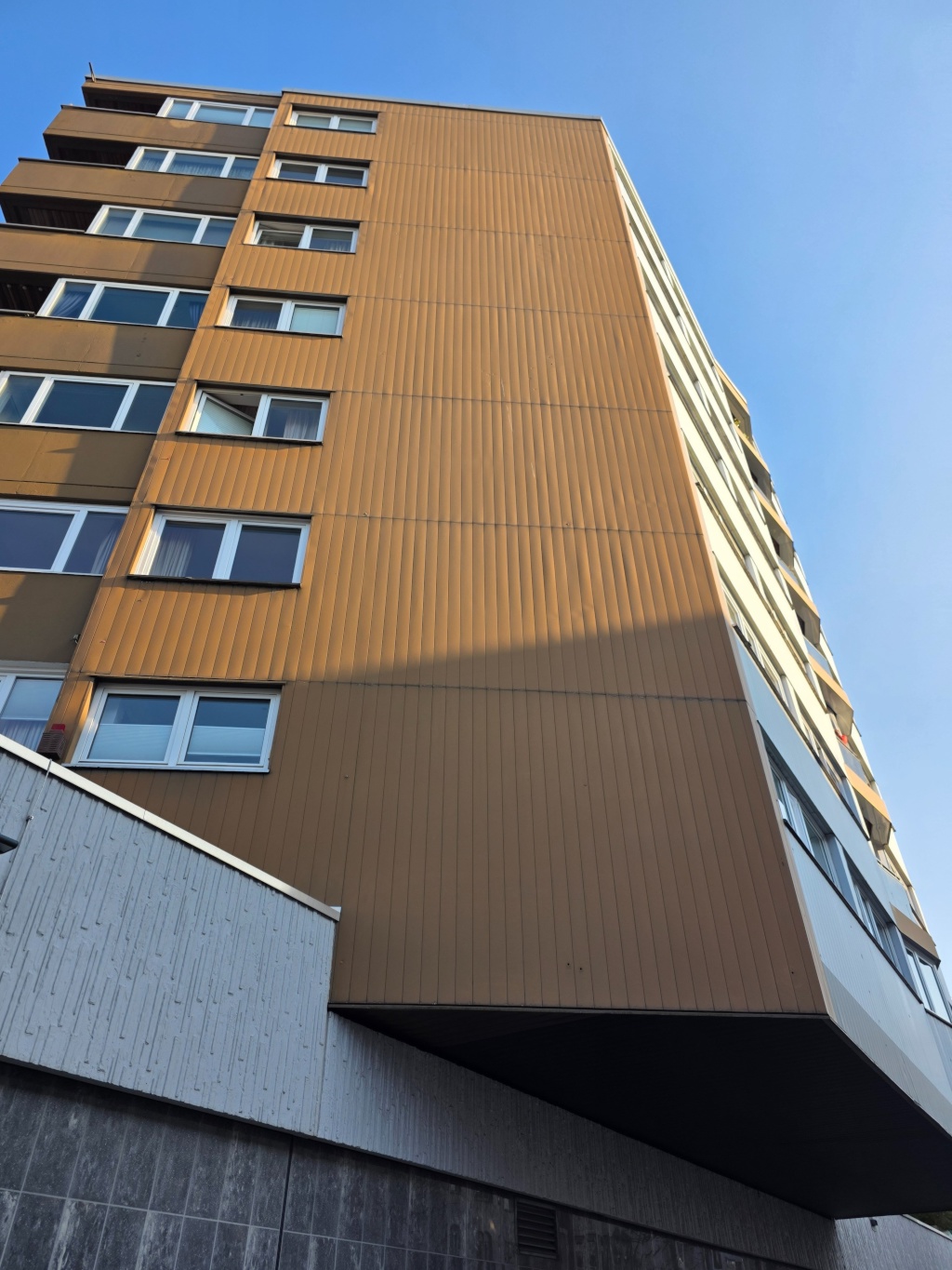 Großzügige WG-Wohnung in Rüttenscheid – ca. 100 m2, Loggia, Weitblick, U-Bahn vor der Tür – Katharinenstraße 6, 45131 Essen Rüttenscheid – Vorschaubild 3