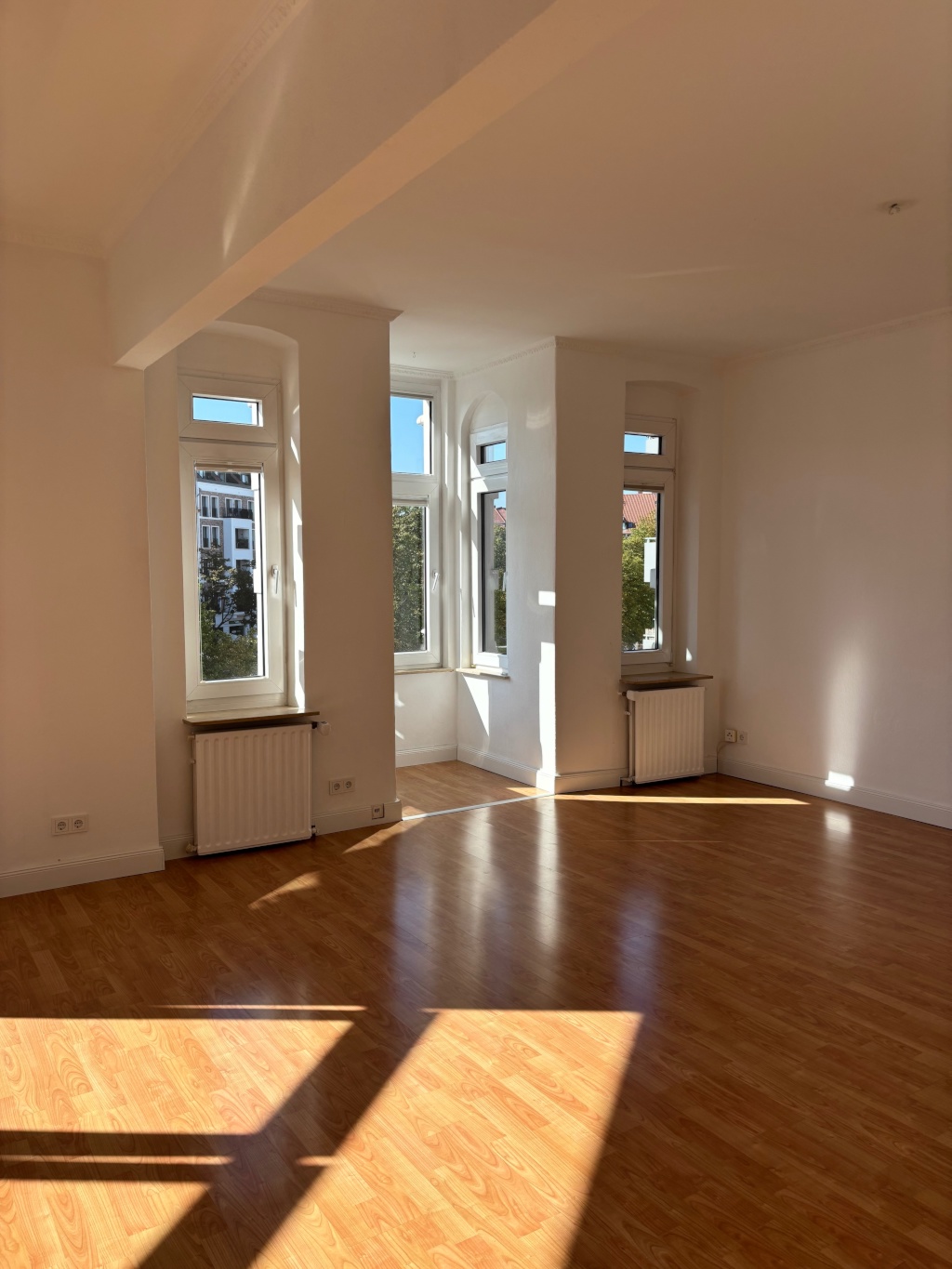 Helle 3-Zimmer-Altbauwohnung in zentraler Lage – Friesenstraße, 30161 Hannover Oststadt – Vorschaubild 3