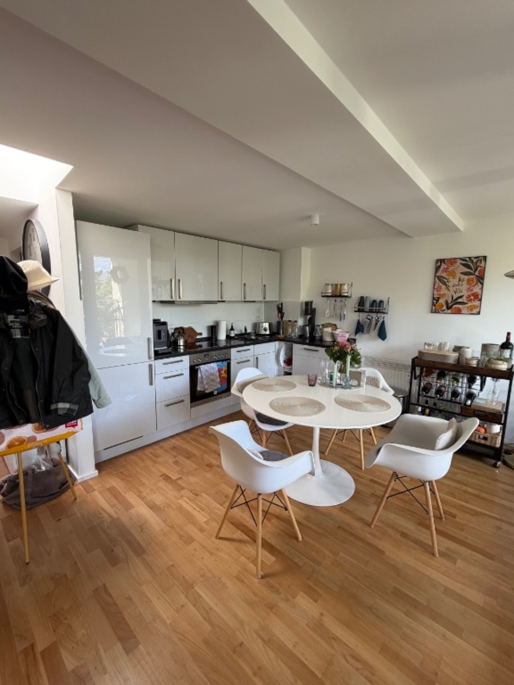 Traumhafte 68 qm in Hamburg-Uhlenhorst direkt am Kanal | möbliert | Balkon | 15.02.–31.05.2027