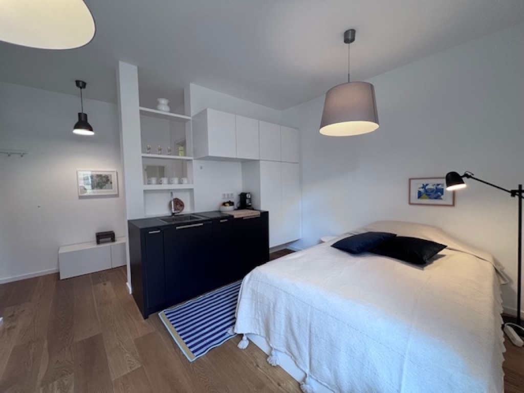 tolles möbliertes Apartment in Stuttgart-Weilimdorf frei ab 01.09. 2026 – Glemsgaustr. 42, 70499 Stuttgart Weilimdorf – Vorschaubild 2