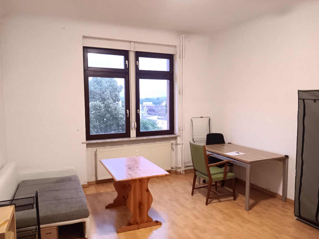 MA-NECKARSTADT - 2 Zimmer, große WG-Wohnung mit Balkon AB SOFORT! – 68169 Mannheim Neckarstadt-West – Vorschaubild 3