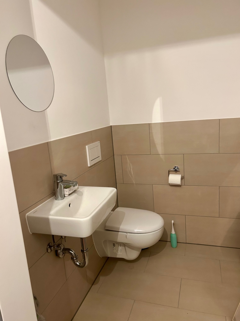 ZWISCHENMIETE: Voll möblierte 3-Zimmer-Wohnung mit großer Terrasse zur Zwischenmiete in der Mainzer Neustadt – Moselstraße 34, 55118 Mainz Neustadt – Vorschaubild 9