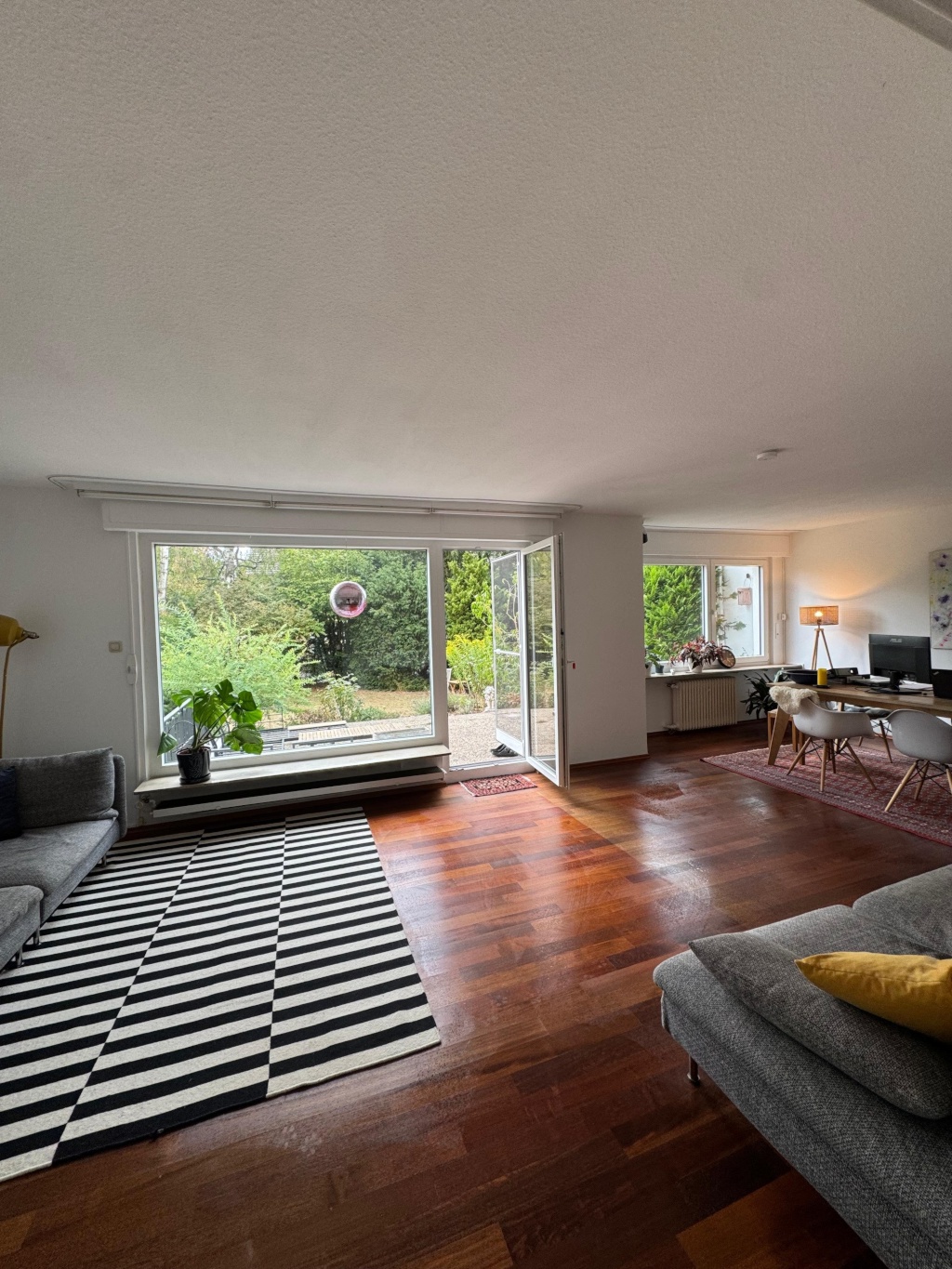 Schönes Zuhause mit Garten, Kamin & Balkon zur Zwischenmiete in Frankfurt-Dornbusch – 60320 Frankfurt am Main Dornbusch – Vorschaubild 9