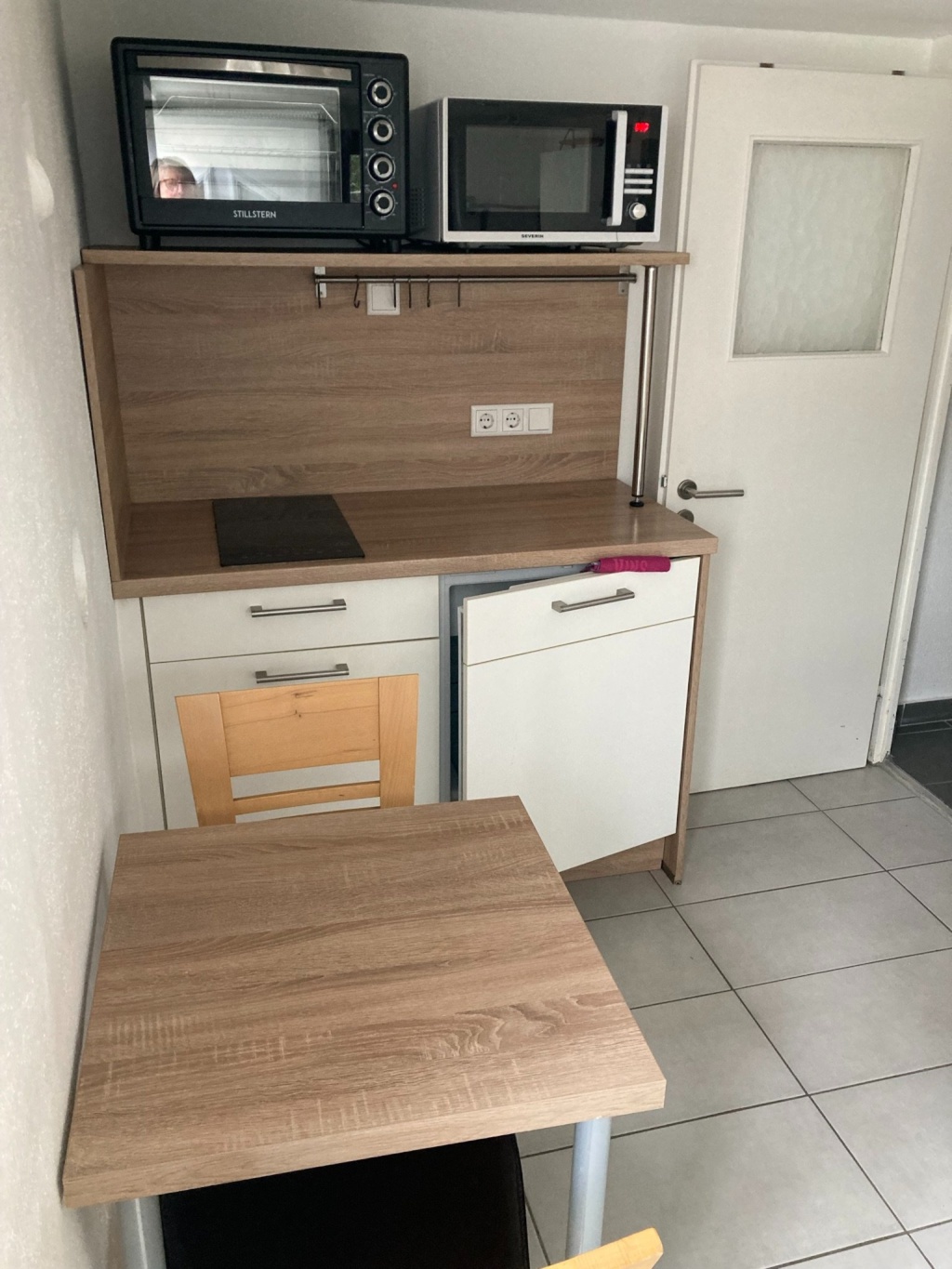 Biete voll möblierte 2-Zimmer Souterrain Wohnung – Dompfaffstraße, 91056 Erlangen Alt-Erlangen – Vorschaubild 4