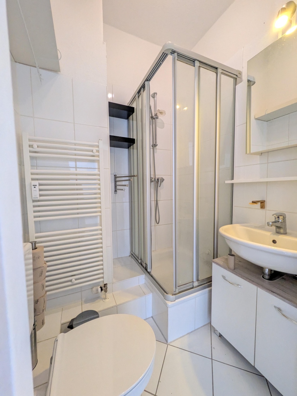 1 Zimmer Wohnung möbliert für ein Jahr – Meldorfer Str., 20251 Hamburg Hoheluft-Ost – Vorschaubild 3