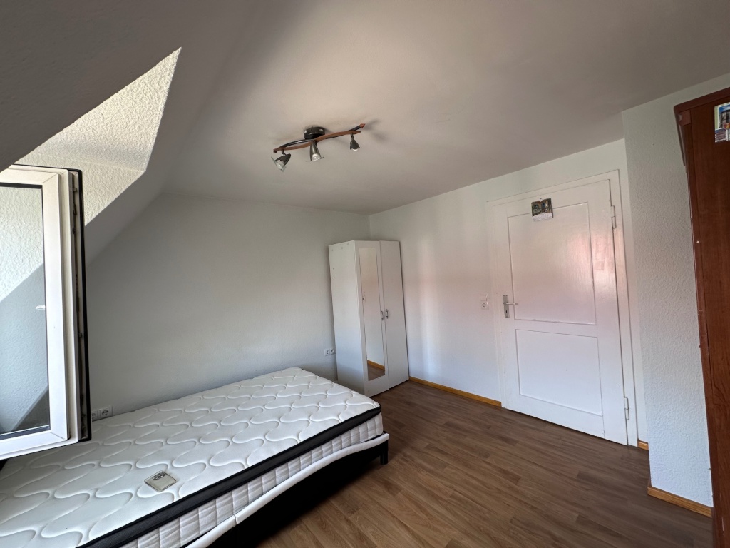 2 - Zimmer Dachgeschoss Wohnung – Am Schlittweg 7, 67657 Kaiserslautern Innenstadt – Vorschaubild 6