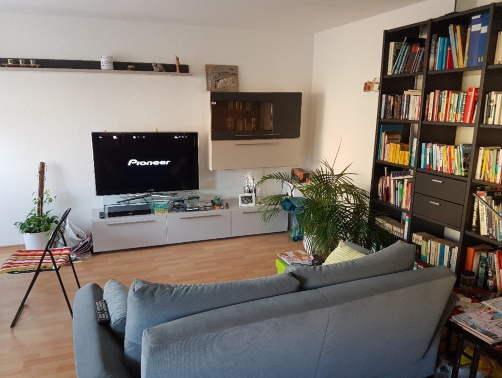 Sehr ruhig gelegene, helle 2 1/2 Zimmer-Wohnung in Stuttgart Bad Cannstatt