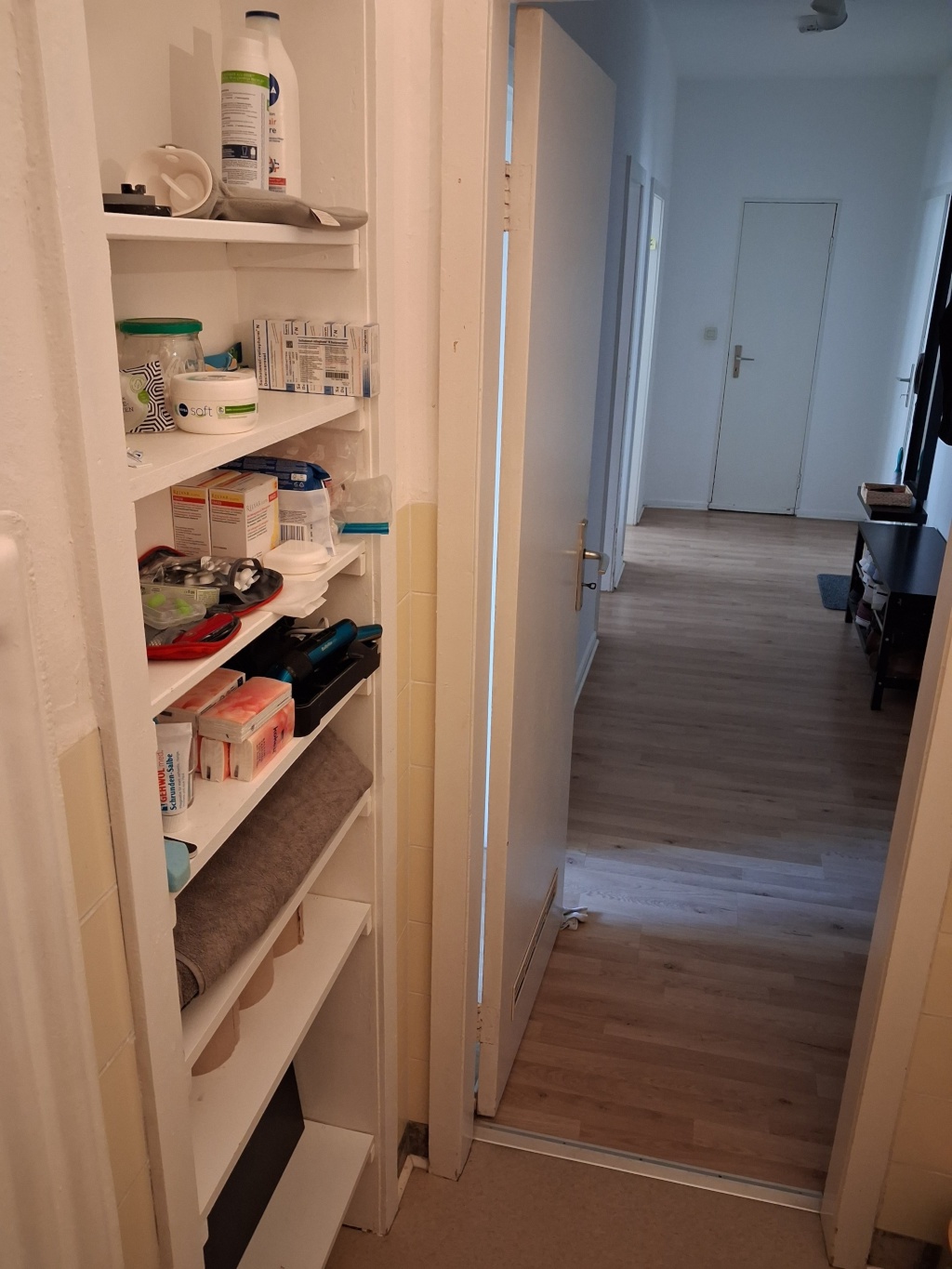 Zwischenmiete: 3-Zimmer-Traumwohnung auf Zeit in Köln (Altstadt-Nord) – Vollmöbliert – Hamburger Straße 19, 50668 Köln Altstadt-Nord – Vorschaubild 9