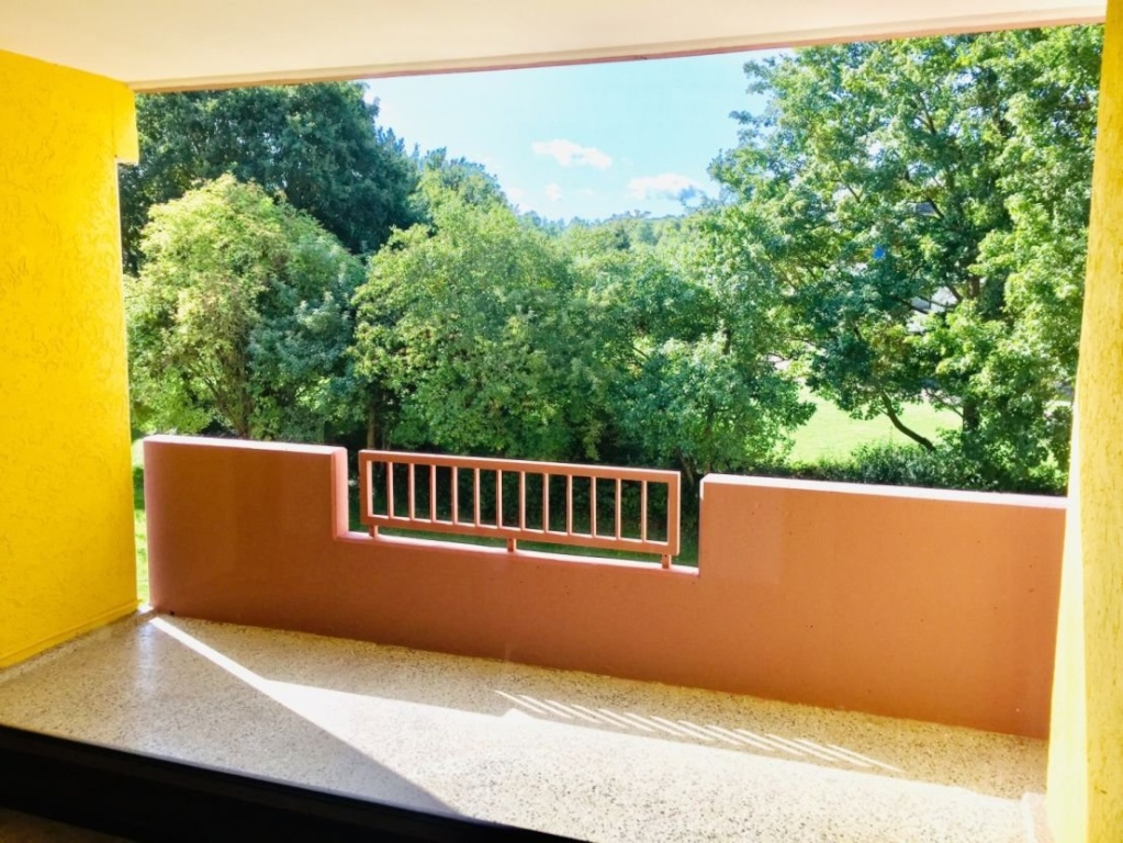 Uni gegenüber! -Ideal für Studenten. Sonnige Whg. mit Balkon